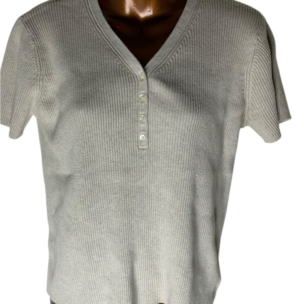 Liz Claiborne Light Beige Knit Top (item#10274)